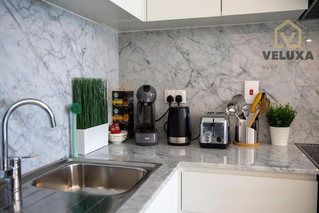 Veluxa - Luxury And Bright 1 Bedroom Apartment, Burj View! Dubai Ngoại thất bức ảnh